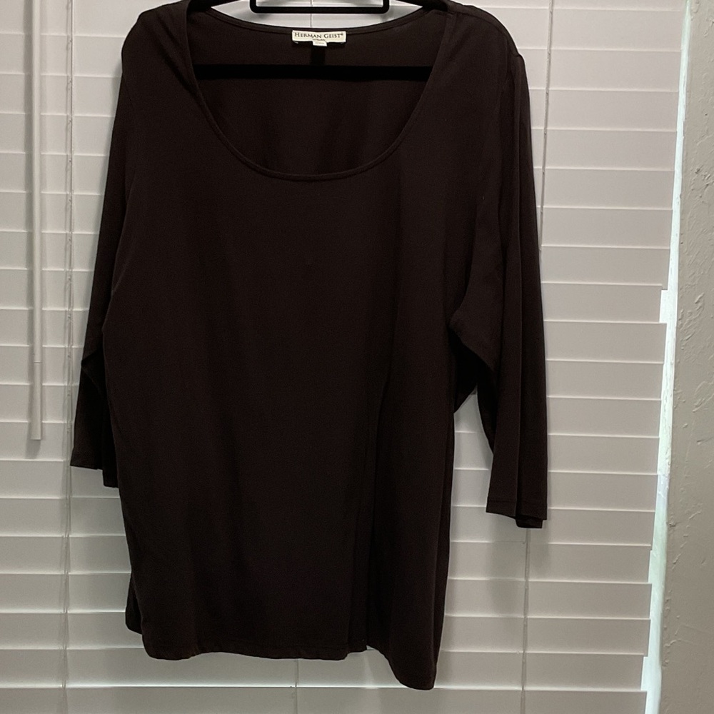 Herman Geist Classic Scoop Neck Long Sleeve Tee in Deep Brown